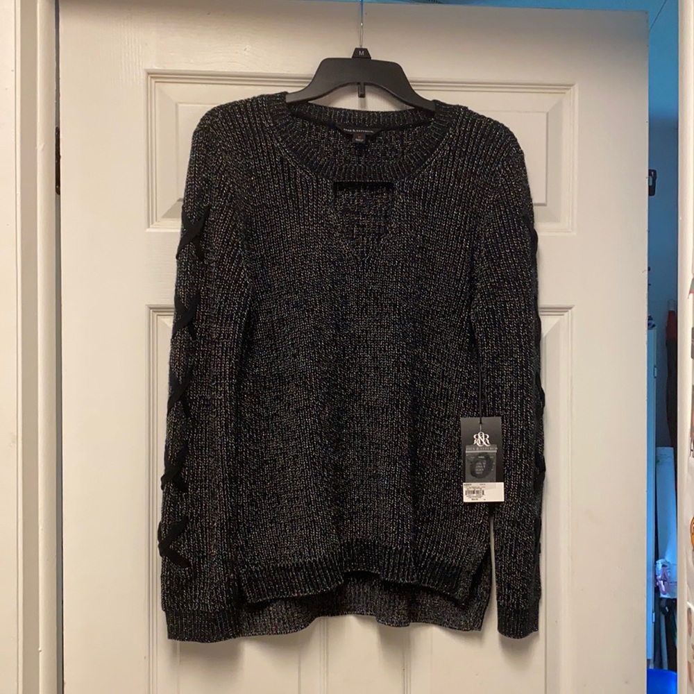 Woman’s Rock & Republic multicolored sweater M